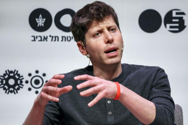 ronakkadhi's tweet photo. Sam Altman dropped out of Stanford, invested $400M in startups, and built the world's best team with Elon Musk.

His advice on "How to build the future" is a masterclass for anyone building a career today.

A thread 🧵 https://t.co/dB5cWltlGb