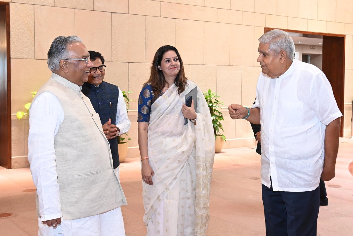 Vice-President of India (@vpindia) on Twitter photo Hon’ble Vice-President and Chairman, Rajya Sabha, Shri Jagdeep Dhankhar interacted with Members of Parliament from various political parties in his chamber at Parliament House today. #RajyaSabha
<a href="/KirenRijiju/">Kiren Rijiju</a> <a href="/ShuklaRajiv/">Rajeev Shukla</a> <a href="/Jairam_Ramesh/">Jairam Ramesh</a> <a href="/PiyushGoyal/">Piyush Goyal</a> <a href="/shaktisinhgohil/">Shaktisinh Gohil MP</a> Hon’ble Vice-President and Chairman, Rajya Sabha, Shri Jagdeep Dhankhar interacted with Members of Parliament from various political parties in his chamber at Parliament House today. #RajyaSabha
<a href="/KirenRijiju/">Kiren Rijiju</a> <a href="/ShuklaRajiv/">Rajeev Shukla</a> <a href="/Jairam_Ramesh/">Jairam Ramesh</a> <a href="/PiyushGoyal/">Piyush Goyal</a> <a href="/shaktisinhgohil/">Shaktisinh Gohil MP</a>