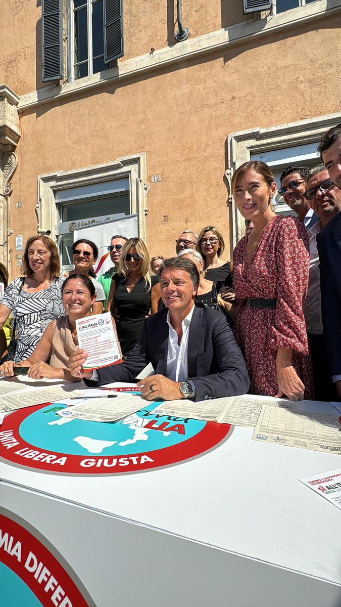 Maria Elena Boschi tweet media