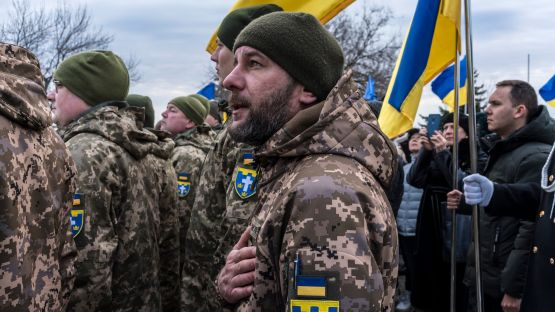 Ukraine's Bold Move: Troops Cross Into Russia and March Ten Miles
Details: circledseven.com/index.php/poli…