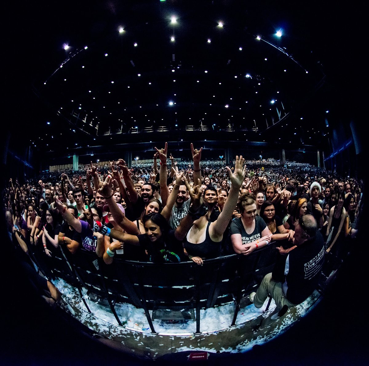 Live Nation tweet media