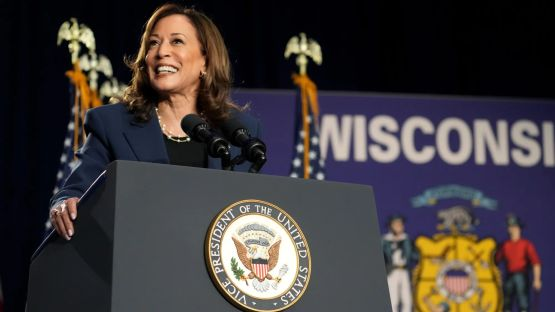 Kamala Harris Takes Eight-Point Lead Over Donald Trump in New Poll: A Turning Tide in the 2024 Presidential Race
Details: circledseven.com/index.php/poli…