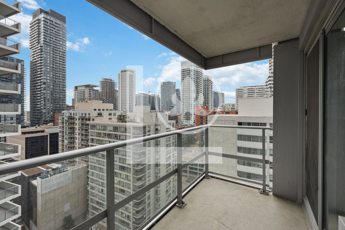 Welcome Earth ! This beautiful 2-bed, 2-bath corner suite in Yonge &amp; Eglington offers a fully equipped kitchen, spacious living space, a king-size bed, walk-in closets and top tiers amenities like an indoor pool, game room and gym. 

#TorontoLuxurySuites #Rentals