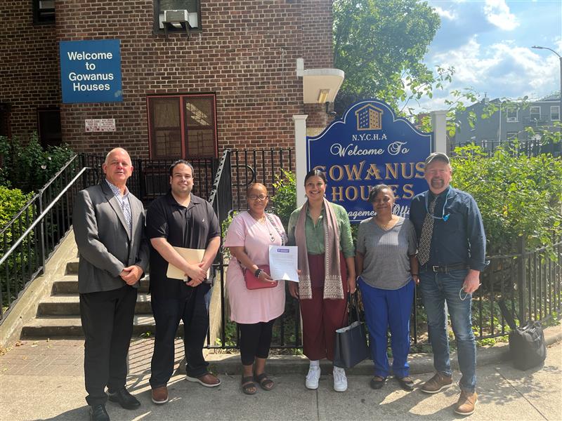 NYCHA's tweet photo. @NYCHA's #CompMod team is engaging residents through workshops, voting on design, new engagement offices, &amp; the Resident Ambassadors program at Wyckoff Gardens &amp; Gowanus Houses, keeping them informed about the renovations!

https://t.co/CvKjzTWsGe https://t.co/5UEeWsIcvW