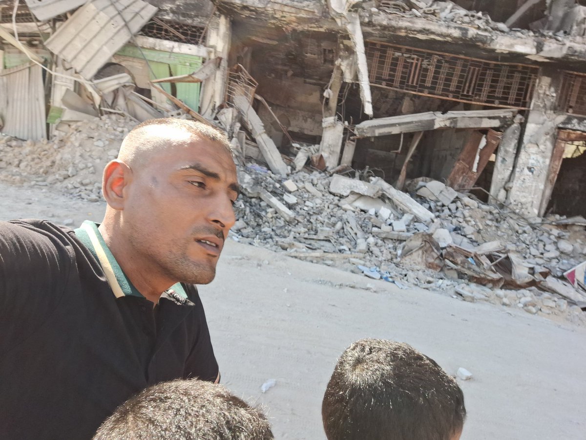 LoverHomeless's tweet photo. 🥺💔🙏Today I will be buying cat food again. I am now almost out of cans of pet food. They sell pet food now at astronomical prices, because we are running out of it in North 🇵🇸#Gaza, dear friends. I hope there will be aid coming in soon again, or of course I really hope for a longlasting ceasefire. We are going to have really big problems for 🐈#animals 🐾soon. Another problem is that we can’t get money from ATM’s anymore. We can only pay with a third party who takes another 15% cut. At rates like these… I just don’t know how we will survive any of this if this hell continues much longer. Will you please help me buy pet food for the cats in my shelter and the street 🐱#cats? I really want to continue doing what I can for as long as it is possible. Please share my tweet too, I hope a lot of people realize what is happening here. This can’t go on like this. I am very worried and sad, my friends. I want to take care of innocent creatures as much and for as long as I can. I hope you understand this is very important for me. Especially now. Our lives are hard, but their lives are just as hard, and often even harder. They really need our help.💔🆘️🙏https://t.co/Sm4ClaQ3eC🚨
🫂https://t.co/Q6CkCKUbSi🫂
🐈🐶https://t.co/Bu8jubzONW🐈🙏💔🆘️🫂🚨🫂