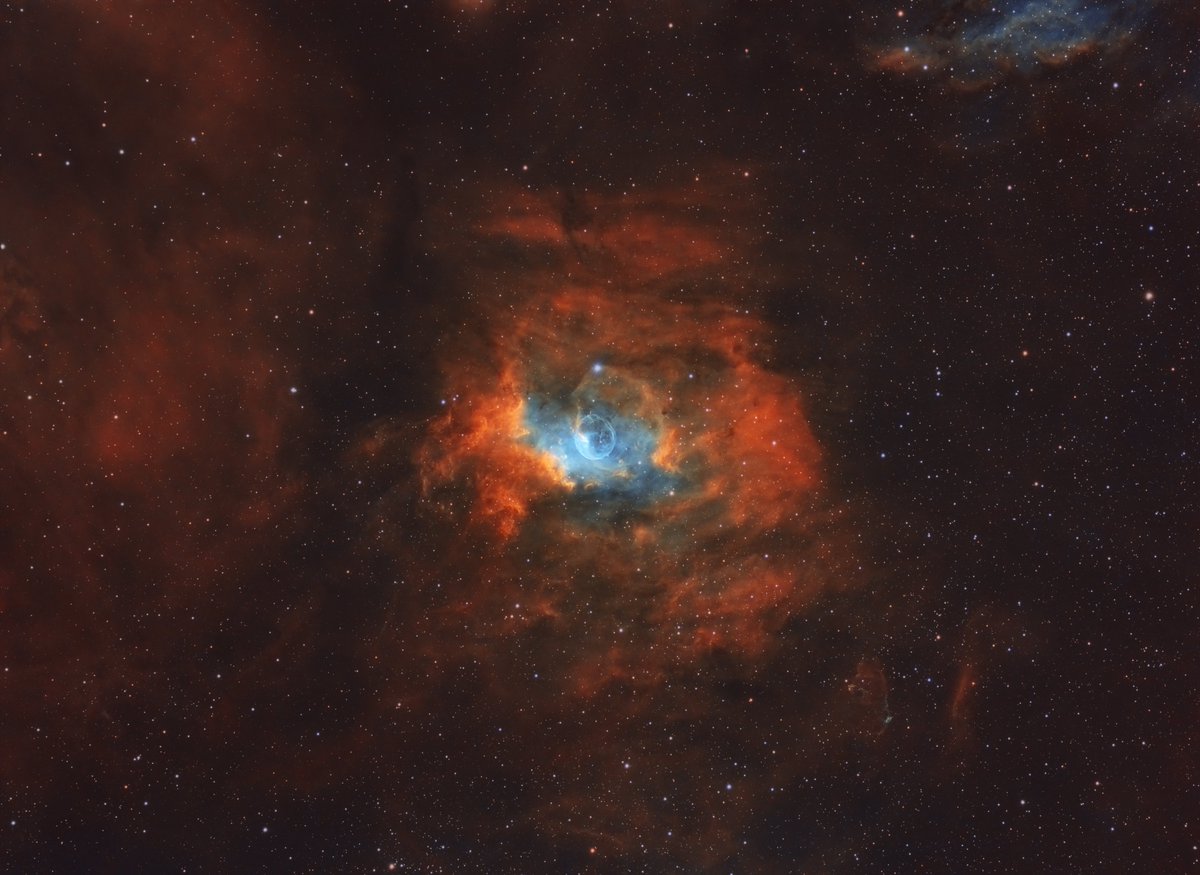 This is my latest image of NGC 7635 or the Bubble Nebula (a.k.a. Sh2-162).
High Quality:
astrobin.com/g3o7ew/?nc=col…
instagram.com/astroquest1/
astroquest1.blogspot.com
astrobin.com/users/kurtzepp…
youtube.com/AstroQuest1