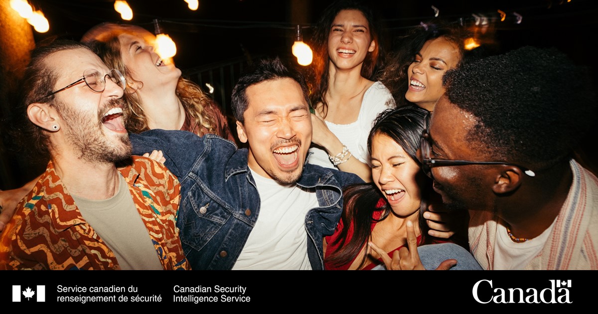 scrscanada's tweet photo. Un inconnu a déjà essayé de gonfler votre ego?
Ce pourrait être un agent chargé de vous soutirer de l’information.
Consultez les Directives de sécurité sur les voyages du #SCRS pour découvrir les signes d’une tentative de subtilisation d’information : https://t.co/Wqjau436Xo https://t.co/znVmWLZSxa