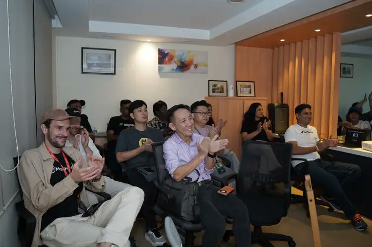 BitunixOfficial's tweet image. Thrilled to see our Indian Bitunix community come together 🇮🇳

Our KOLs and traders came together to share insights, strategies, and build stronger connections. 

Onward and upward 🚀

#BitunixMeetup #BitunixIndia #CryptoCommunity #CryptoInsights #KOLMeetup #BitunixFamily