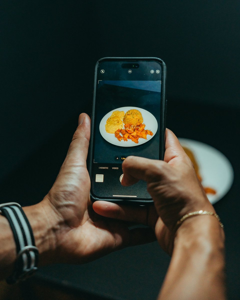 Si en la foto se ve bueno, imagínate como sabe 💕
—
—
Abiertos lunes a viernes 11am - 4pm
Tenemos delivery 🏎💨
(787) 833-1125 ☎️