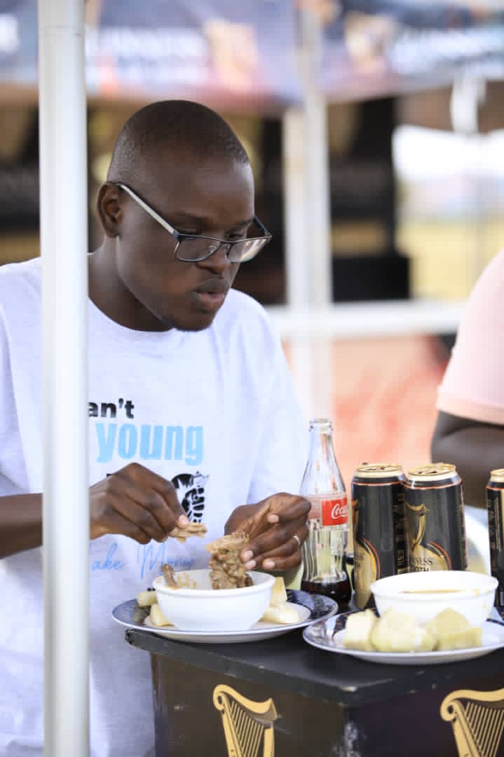 vanmarcus14's tweet photo. Just 2 days to #NilotesConnection24 , see y'all this Saturday at Uma ground show lugogo 
 
 Get your tickets at https://t.co/966gg8MLAC at 20K 
#NilotesConnection24
#KitengeEdition 
@PilsnerLagerUg https://t.co/KTEFkfhBqt