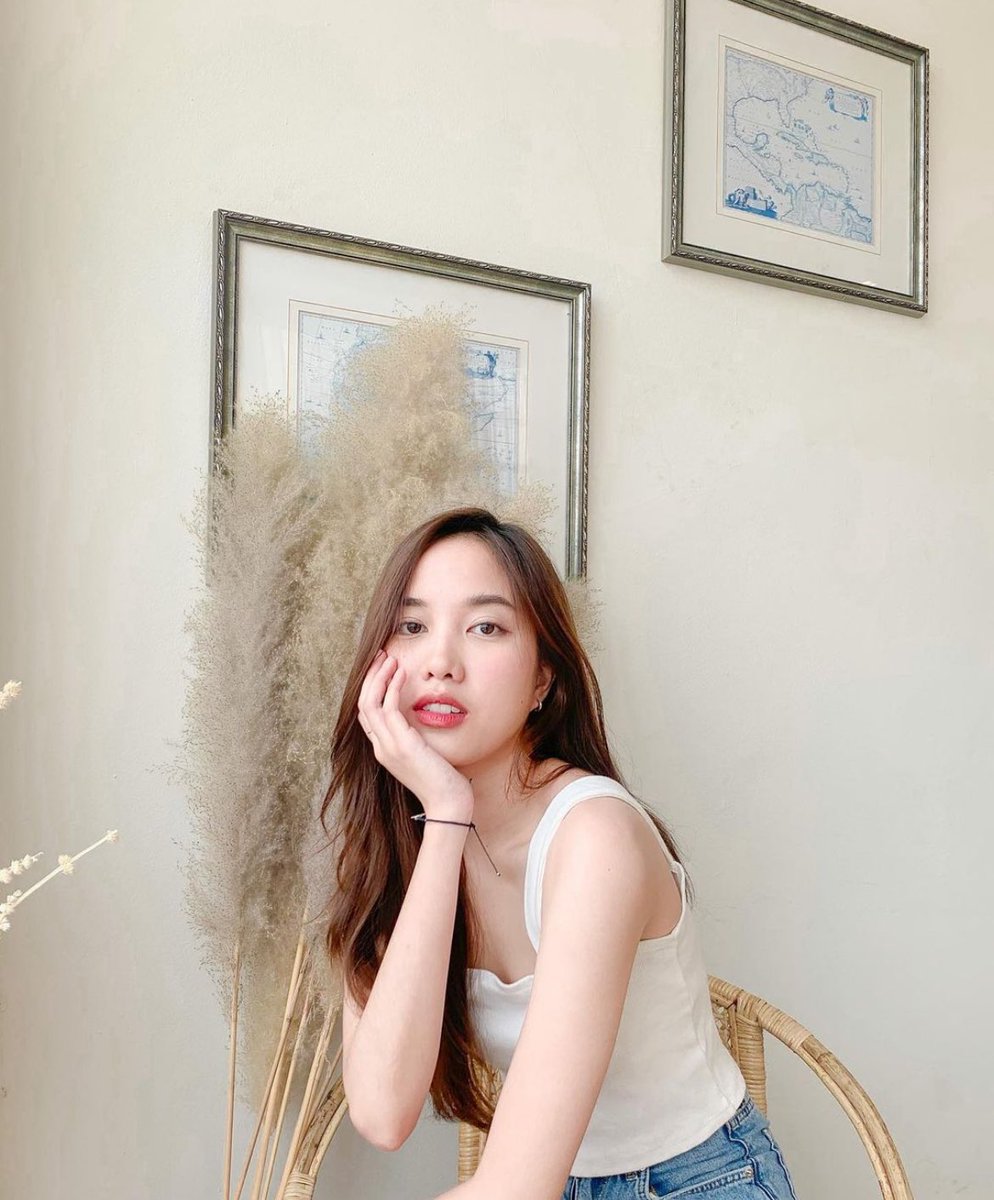 deavella1's tweet photo. Happy b’day my beautiful girl, Saro.
stay in my life forever and ever. 
Growing together, always smiling. Love you na ka 💕🫶🏼

#Freen26thSparkleDay https://t.co/IxAZbWdSMz