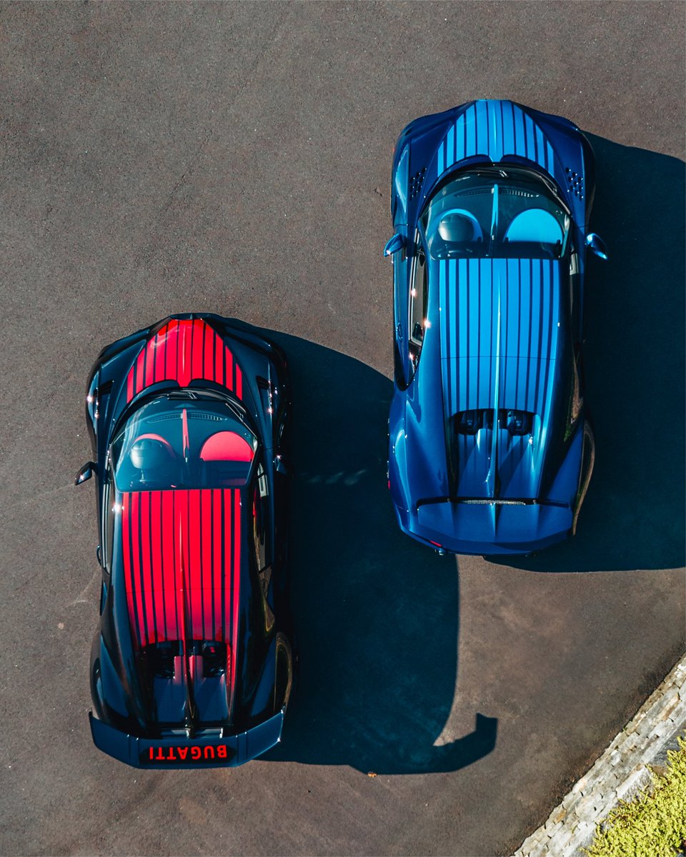 Bugatti's tweet photo. Unique in their design, yet linked in their approach, the CHIRON Pur Sport ‘Extreme’ and Super Sport ‘Extreme’ feature a precise full carbon fiber aesthetic both inside and out with hand-painted faded lines in blue and red. A fusion of elegance and sensory excellence.

#BUGATTI #CHIRONPurSport #CHIRONSuperSport
–
https://t.co/q4VWMC2rVI