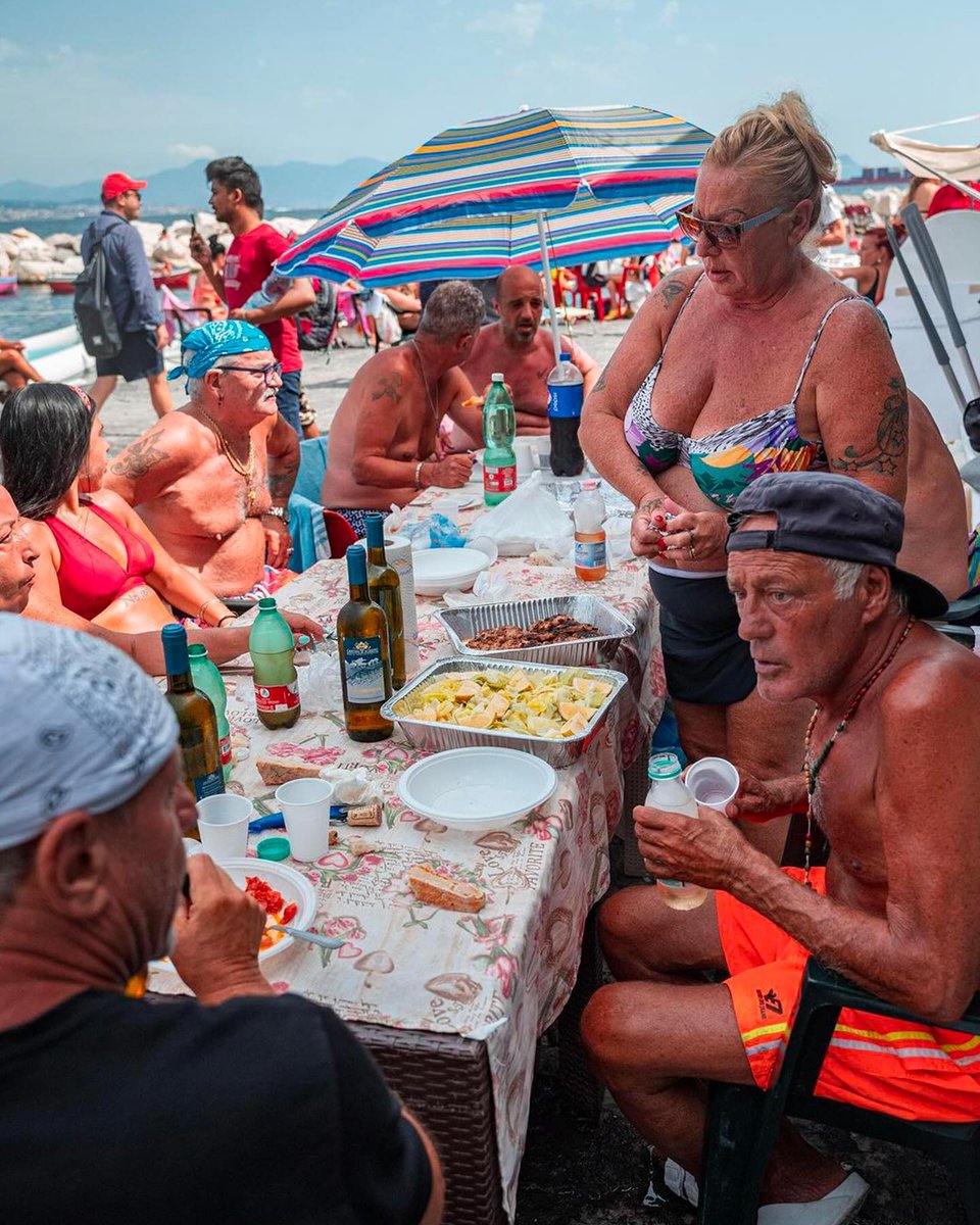 Le quotidien à Naples, capturé par Ciro Pipoli.