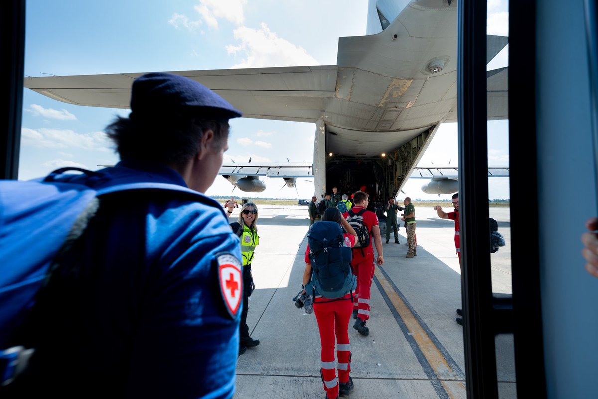 🔴 Crisi umanitaria a Gaza: decollati dal Cairo 16 minori palestinesi che riceveranno cure urgenti in diversi ospedali italiani. #CroceRossa Toscana parte della missione coordinata dal Dipartimento della Protezione Civile attraverso la CROSS.
#OvunquePerChiunque
📷 <a href="/MiseToscana/">Federazione Misericordie della Toscana</a>