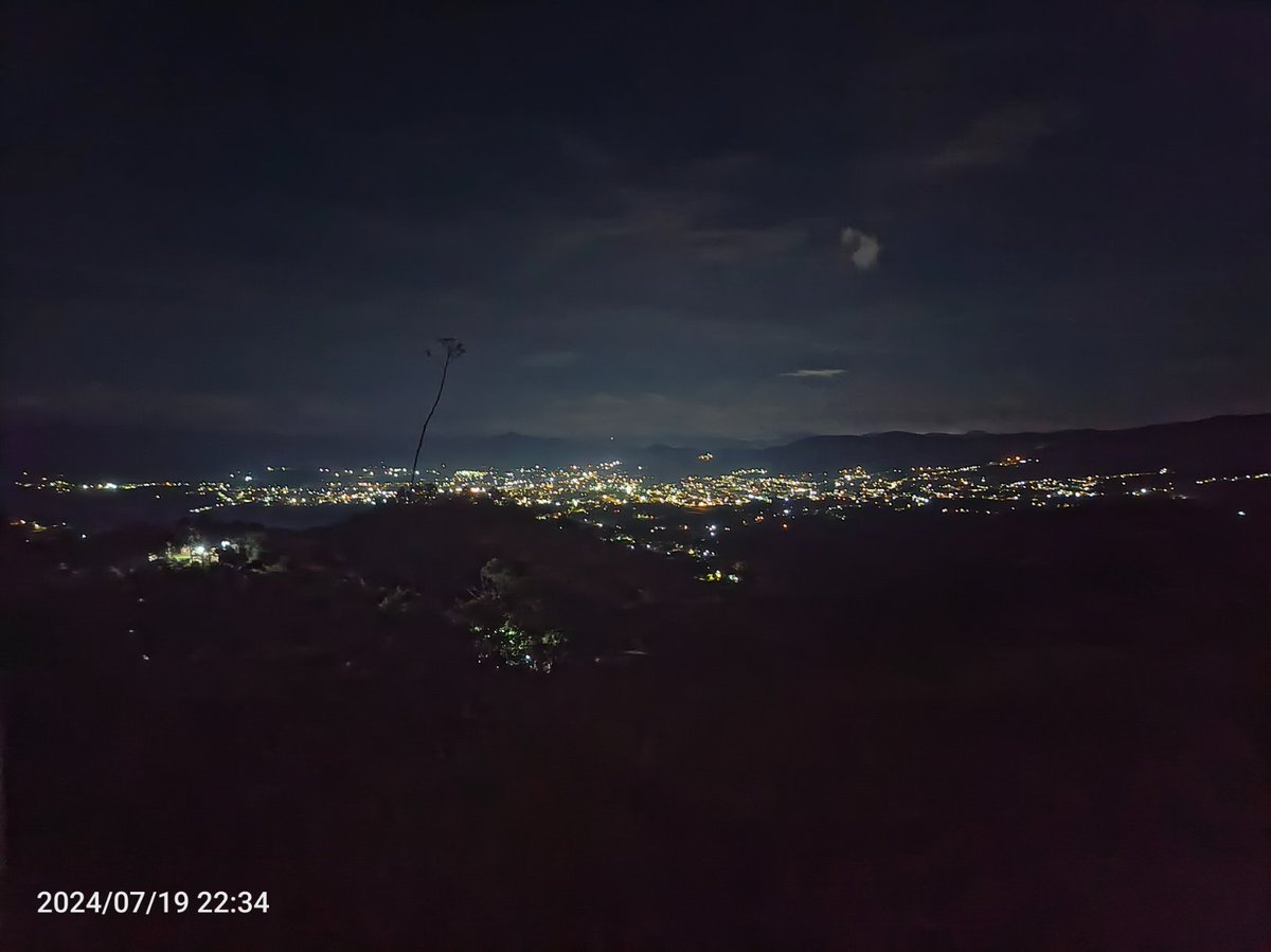Hermosa vista nos ofrece la comunidad de El Picacho, nicho de @YAR20P, espacios naturales que ameritan el cuidado para su preservación…

#PuebloSonrienteYEnPaz
¡Vamos!
<a href="/Gabrielasjr/">Gabriela Jiménez</a>
@LarosaInfove
<a href="/InfocentroOce/">Infocentro_Vzla3</a>
@Iyaracuy