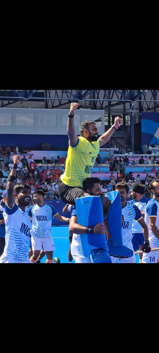 sRaMjs's tweet image. Congratulations to ALL the Indians .. team #IndiaAtOlympics  Hocky .. won the Bronze Medal..