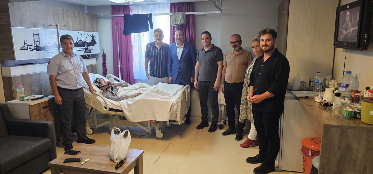 İlçe Başkanımız Sn Av Gürkan Aksoy ve AK Parti Avcılar teşkilatı olarak(Avender)Avcılar engelliler derneği başkanı  Ahmet Halit Vardar'ın anesini ziyaret edip  geçmiş olsun dileklerimizi  ilettik.
Rabbim şafi isimiyle şifa versin inşallah.