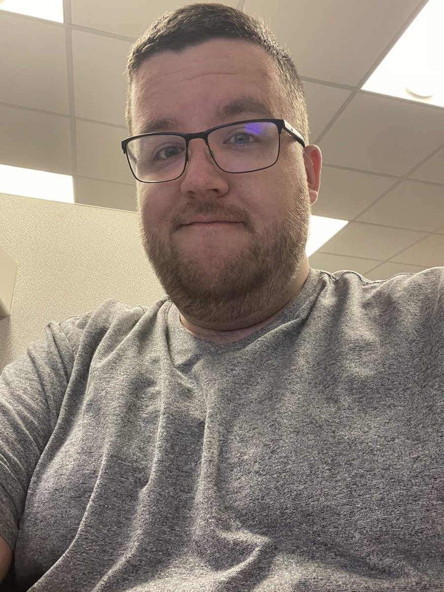 In need of some big bellies to worship and rub. Can anyone help with that? 

Anyone gonna be at buckwood next week to help me with that in person?