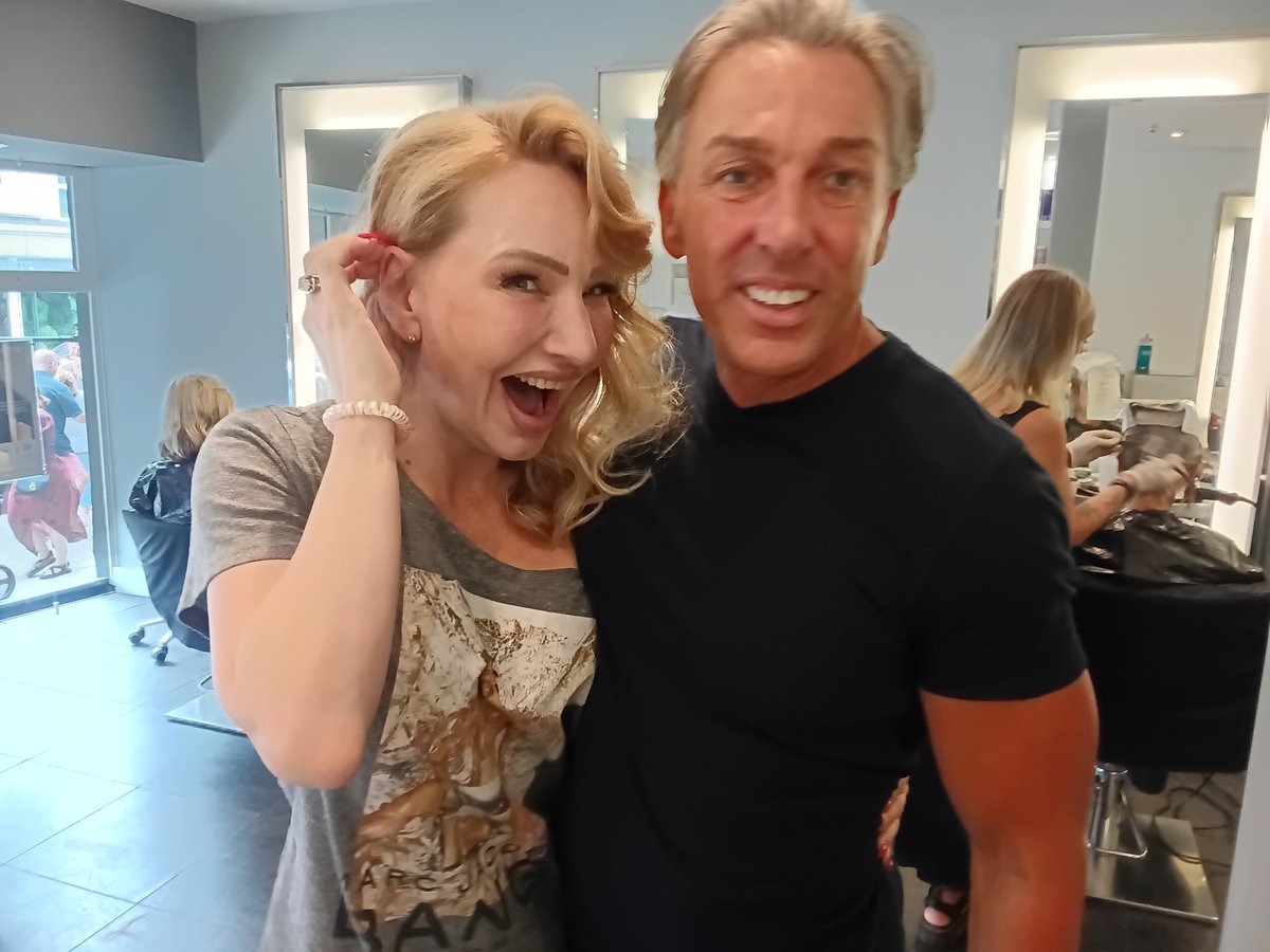 Lois Perry tweet media