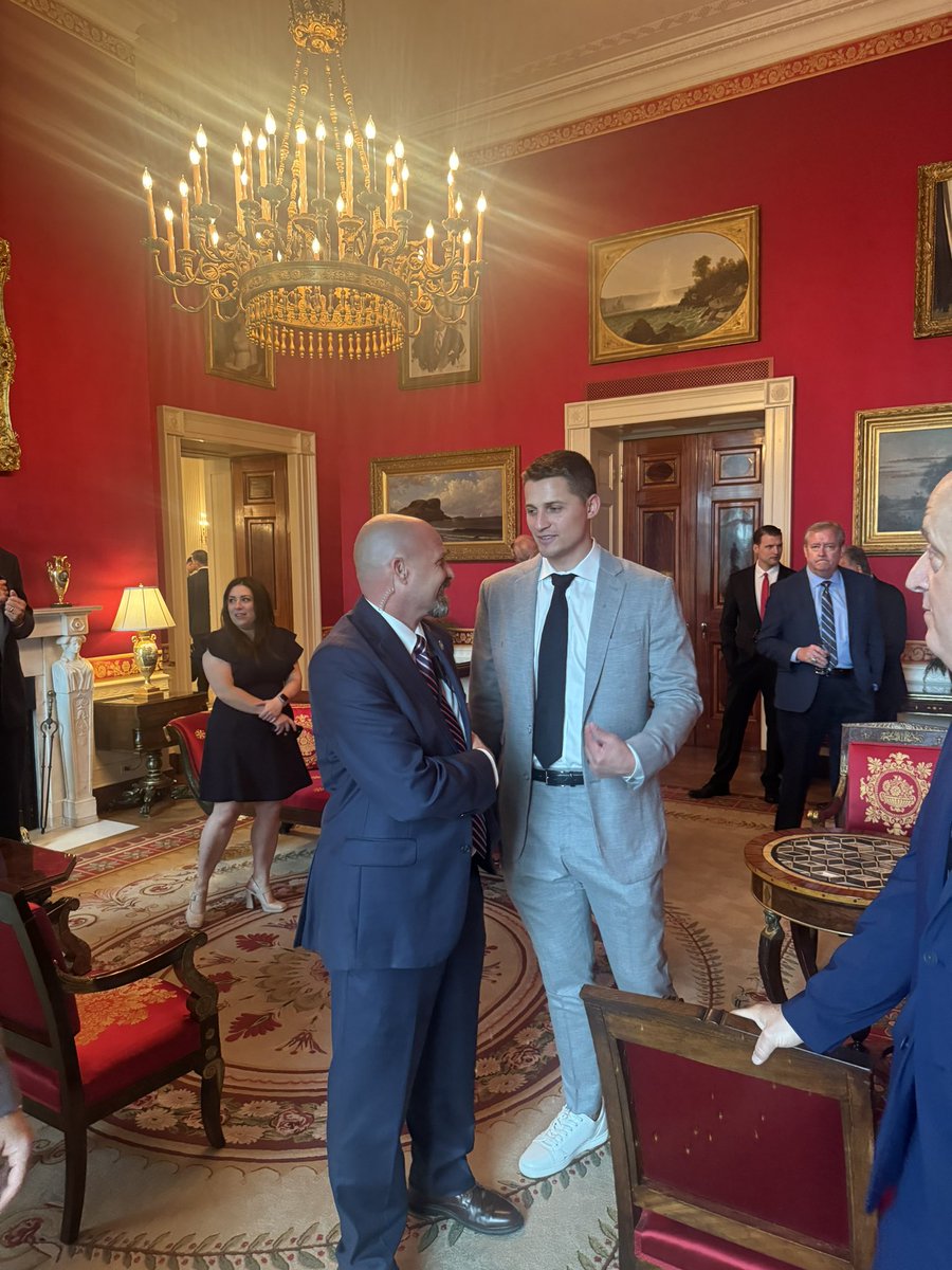 LesleyMcCaslin's tweet image. One of the cooler things I’ve done in the sports world. Follow along on  my insta! @lesley_mcc