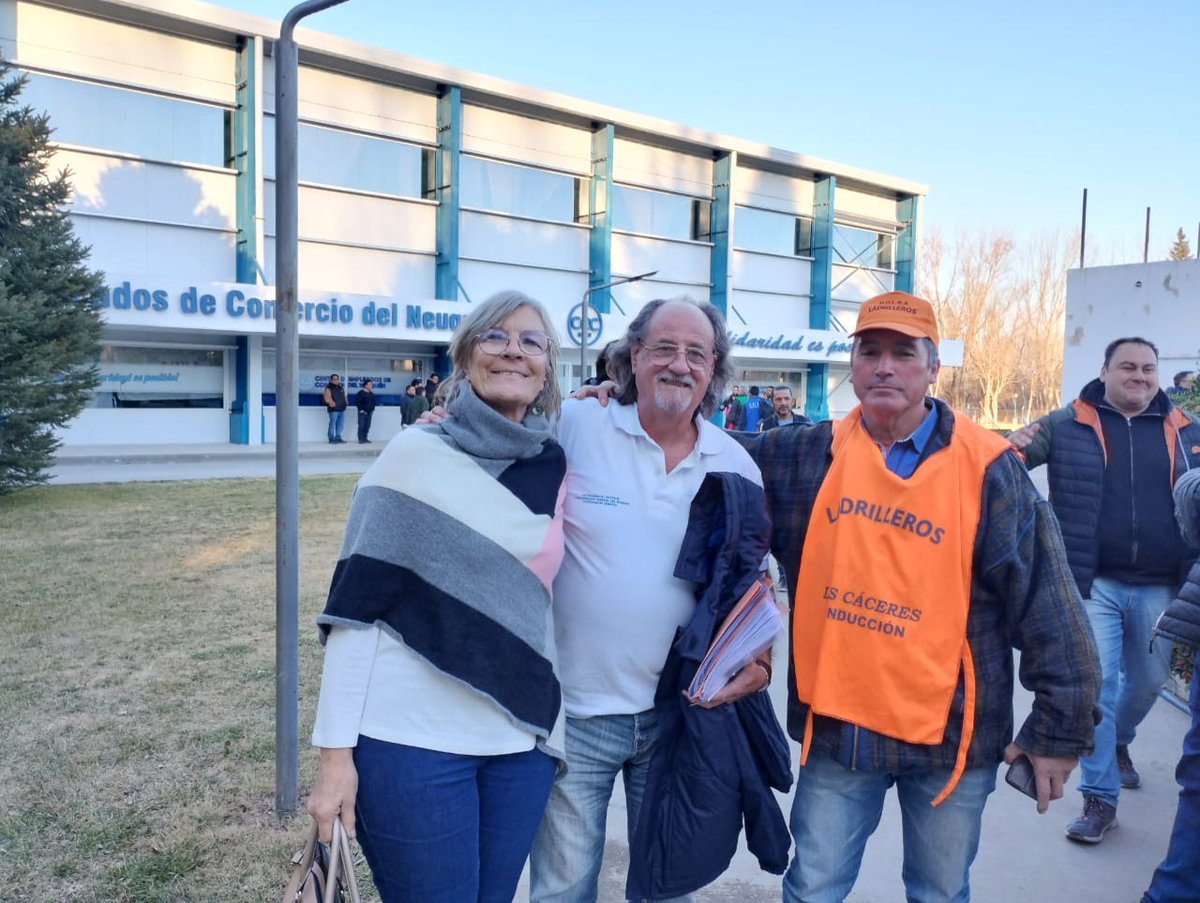 LadrillerosArg's tweet photo. @LadrillerosArg fue parte del acto de normalización de la regional Neuquén de la Confederación General del Trabajo ( @cgtoficialok ). Con la formalización de las nuevas autoridades,  la UOLRA asumió la Secretaría de Economía Popular, a cargo de Aldo "Lalo" Zúñiga Rodríguez. https://t.co/HRKmJFCYWt