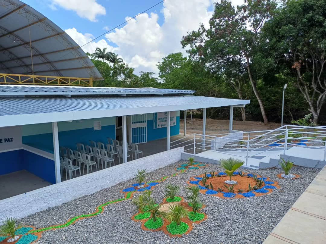 PsuvIribarrenVe's tweet photo. 🔴 ¡Solo en Revolución es Posible! Obra, salud gratuita y de calidad para el pueblo para fortalecer el sistema primario de atención médica para brindar salud gratuita y de calidad en el Roble, sector popular de la parroquia Concepción ¡Venceremos @NicolasMaduro! https://t.co/Ytl8aMnzbS