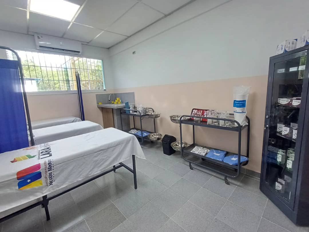 PSUV - Municipio Iribarren/Estado Lara (@psuviribarrenve) on Twitter photo 🔴 ¡Solo en Revolución es Posible! Obra, salud gratuita y de calidad para el pueblo para fortalecer el sistema primario de atención médica para brindar salud gratuita y de calidad en el Roble, sector popular de la parroquia Concepción ¡Venceremos <a href="/NicolasMaduro/">Nicolás Maduro</a>! 🔴 ¡Solo en Revolución es Posible! Obra, salud gratuita y de calidad para el pueblo para fortalecer el sistema primario de atención médica para brindar salud gratuita y de calidad en el Roble, sector popular de la parroquia Concepción ¡Venceremos <a href="/NicolasMaduro/">Nicolás Maduro</a>!