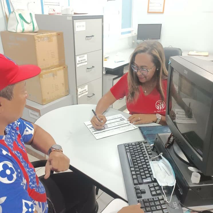 OAPLCIVSS's tweet photo. #8Ago | OA Puerto La Cruz desde la Unidad de Diálisis Care de Venezuela, Municipio Sotillo, se brindó acompañamiento a pacientes, realizamos verificación de insumos y medicamentos, todo en el marco de atención a la Salud direccionada por parte del IVSS. @Somosivss @MagaGutierrezV https://t.co/637U3Lgkib
