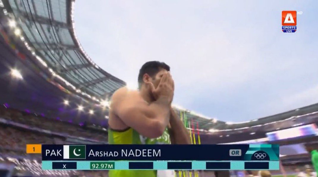 Asfar073's tweet photo. 92.97m by Arshad Nadeem. THE REAL GOAT 😭❤
#Olympics https://t.co/ynESuxmNSP