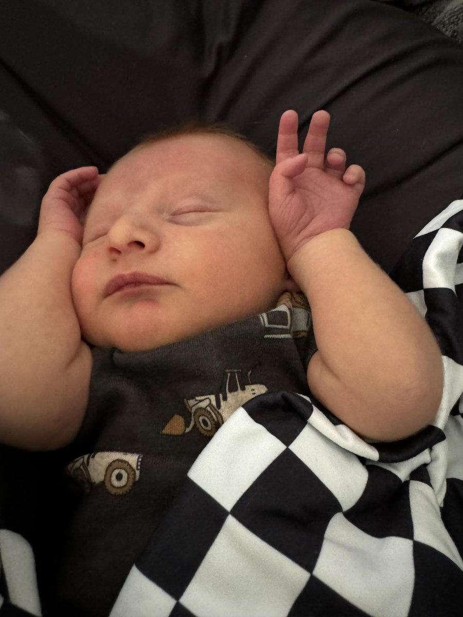 Demi_Faas's tweet photo. Someone decided to join this fam early 🏁 https://t.co/LdSdXQHSwr