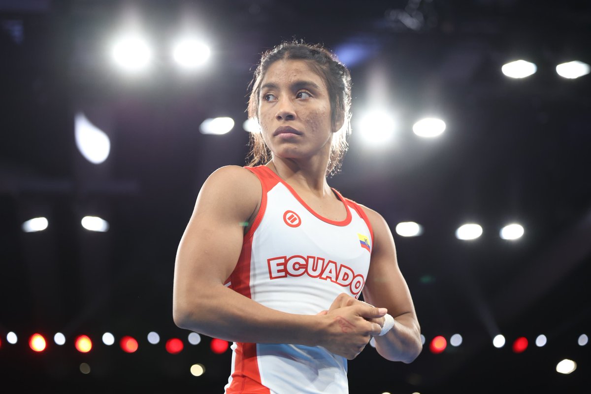 ECUADORolimpico's tweet photo. PLATA 🥈 PARA ECUADOR

Lucía Yépez🇪🇨 cae 10-0 ante Akari Fujinami 🇯🇵 en la final de la división 53 kg de la lucha libre femenina en los Juegos Olímpicos #Paris2024 

Grande Tigra🐅 haces historia en la lucha ecuatoriana como la primera subcampeona olímpica 🙌 https://t.co/87SIC6MYN0