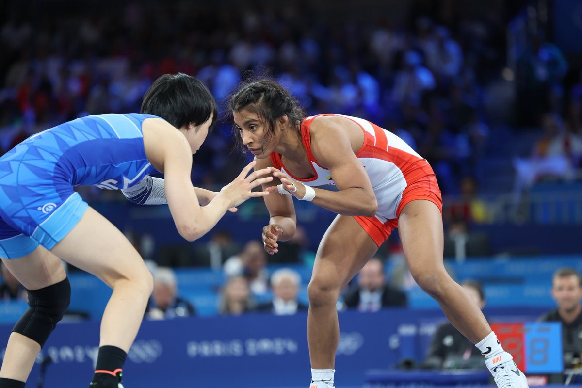 ECUADORolimpico's tweet photo. PLATA 🥈 PARA ECUADOR

Lucía Yépez🇪🇨 cae 10-0 ante Akari Fujinami 🇯🇵 en la final de la división 53 kg de la lucha libre femenina en los Juegos Olímpicos #Paris2024 

Grande Tigra🐅 haces historia en la lucha ecuatoriana como la primera subcampeona olímpica 🙌 https://t.co/87SIC6MYN0