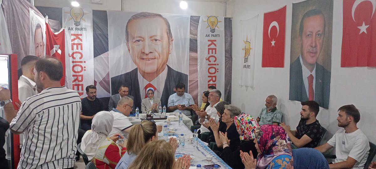 ak_basinevleri's tweet photo. Haftalık toplantımızın Ankara milletvekilliğimiz Sayın Lütfiye Selva çam eşliğinde gerçekleştirdik hayırlara vesile olmasını temenni ediyoruz @RTErdogan @Akparti @selvacam @AKadirkarapinar https://t.co/3TYEUmNIZ5