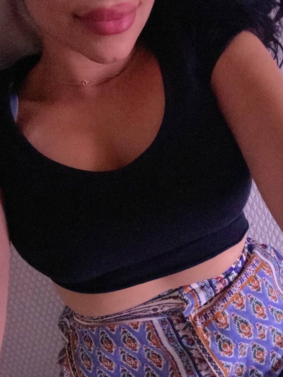 Kimse yok mu?? Resimlerinizi dm den bekliyoruz.. 🍆👅💦