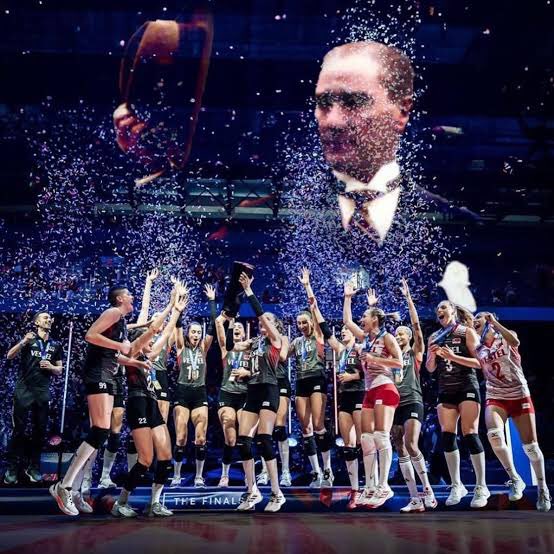 ManfestingXzy's tweet photo. Canınız sağ olsun Atatürk’ün kızları

#AtatürkünKızları https://t.co/4iUXNOmO4O