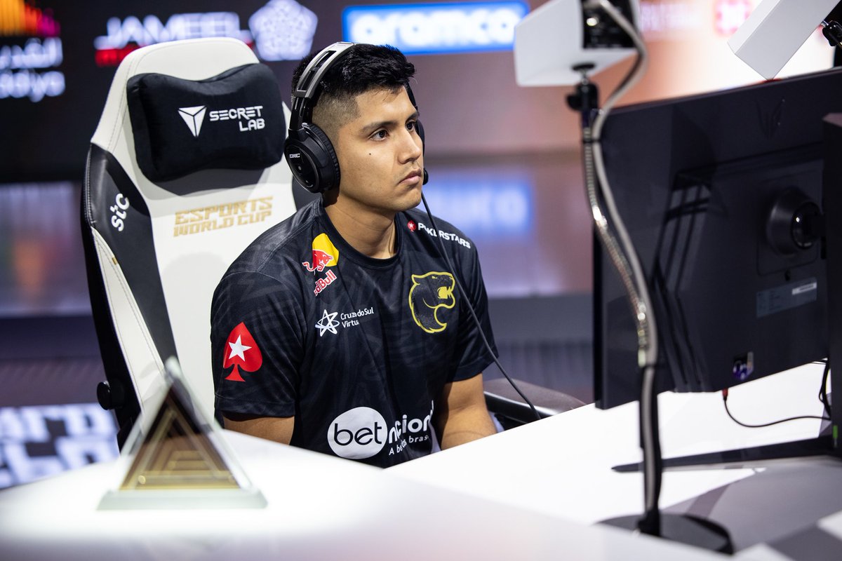 Made it out second seed of my group today. We qualify for top 16 at Esports World Cup!! Still riding off the momentum from the LCQ. Play again on Saturday 🔥 🔥