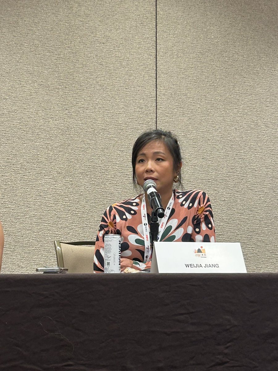 “Look at your plate and which is your entree and which are your sides. You have to be ok with your meal with whatever you're choosing.” <a href="/CBSNews/">CBS News</a> <a href="/weijia/">Weijia Jiang</a> with this gem on trying to find balance while covering an unprecedented election cycle <a href="/aaja/">Asian American Journalists Association est. 1981</a> conference in Austin.