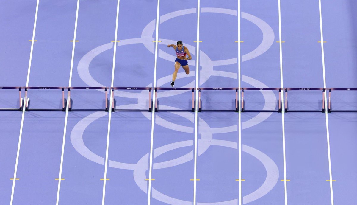 Sydney McLaughlin-Levrone 🇺🇸 is that girl!

THIS is what dominance looks like.

#Paris2024 #Olympics #Athletics