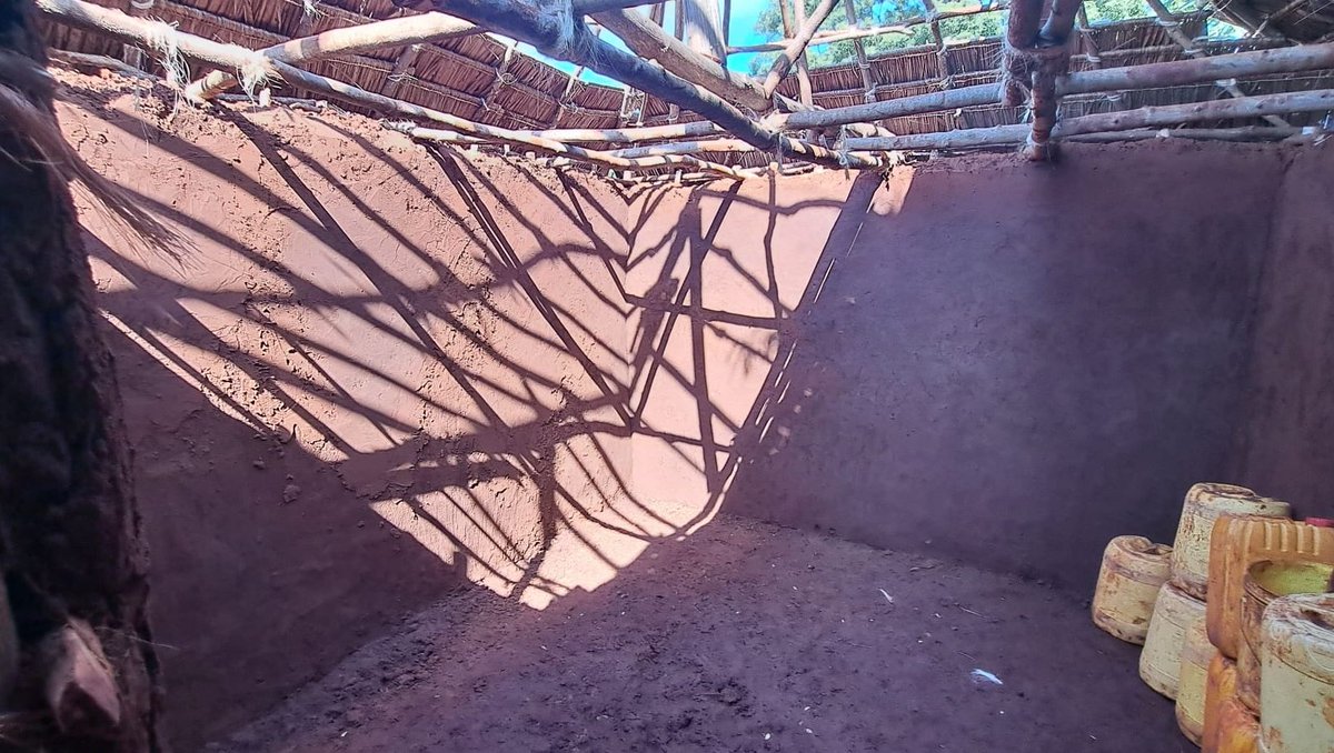 campkenya's tweet photo. Time in #CampTiwi was unforgettable for #TeamMbuni. They enjoyed beachfront bliss and supporting the Tiwi Turtle Police. They also kept fit by walking 10km each day to build a mud house for a family in need β€οΈ. We are not surprised they were sad to leave π΄ #campseffect @campsint https://t.co/2IUCTBFW73