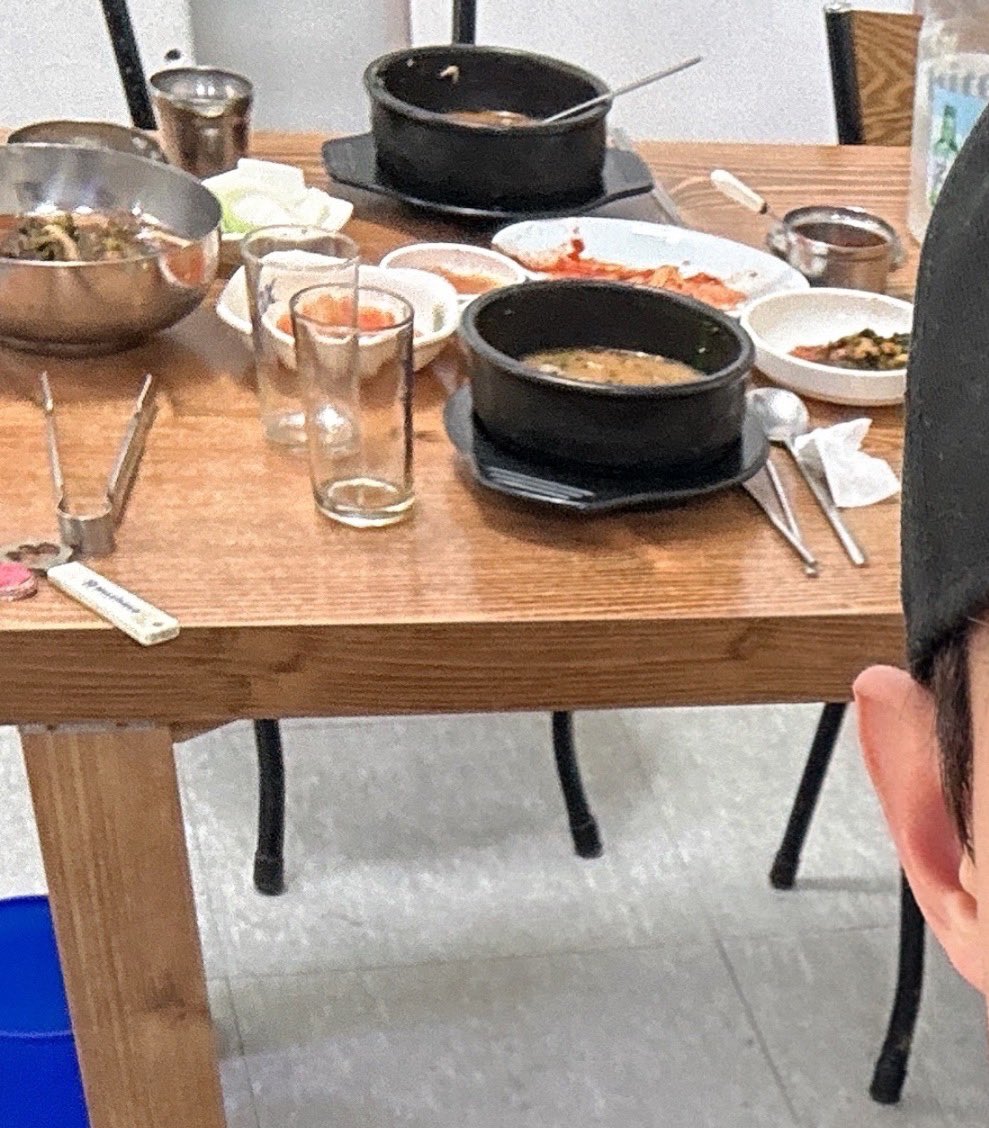 이 쟈식 ……….. ,,
꽤나 근사한 식사를 했나 봉데 ˀ̣ ︖🙂‍↕️🩵🩵