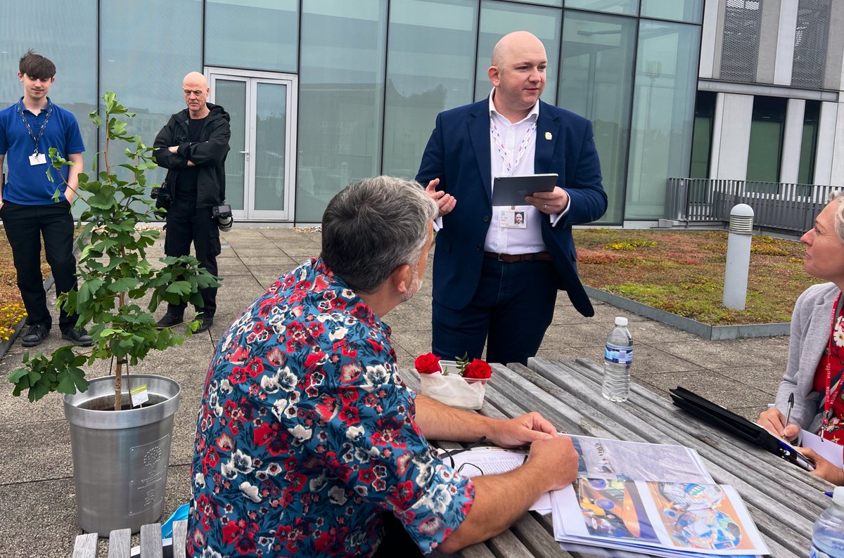 RochdaleMayor's tweet photo. Yesterday we saw the first Ginkgo #PeaceTree, grown from seeds from Hiroshima, in the Queen’s Jubilee pot🌳
In light of the unrest we face, this tree is a powerful symbol. We must come together, striving for #peace, and grow like its leaves, extending our branches toward unity🕊️ https://t.co/5HZ7eDHRVh