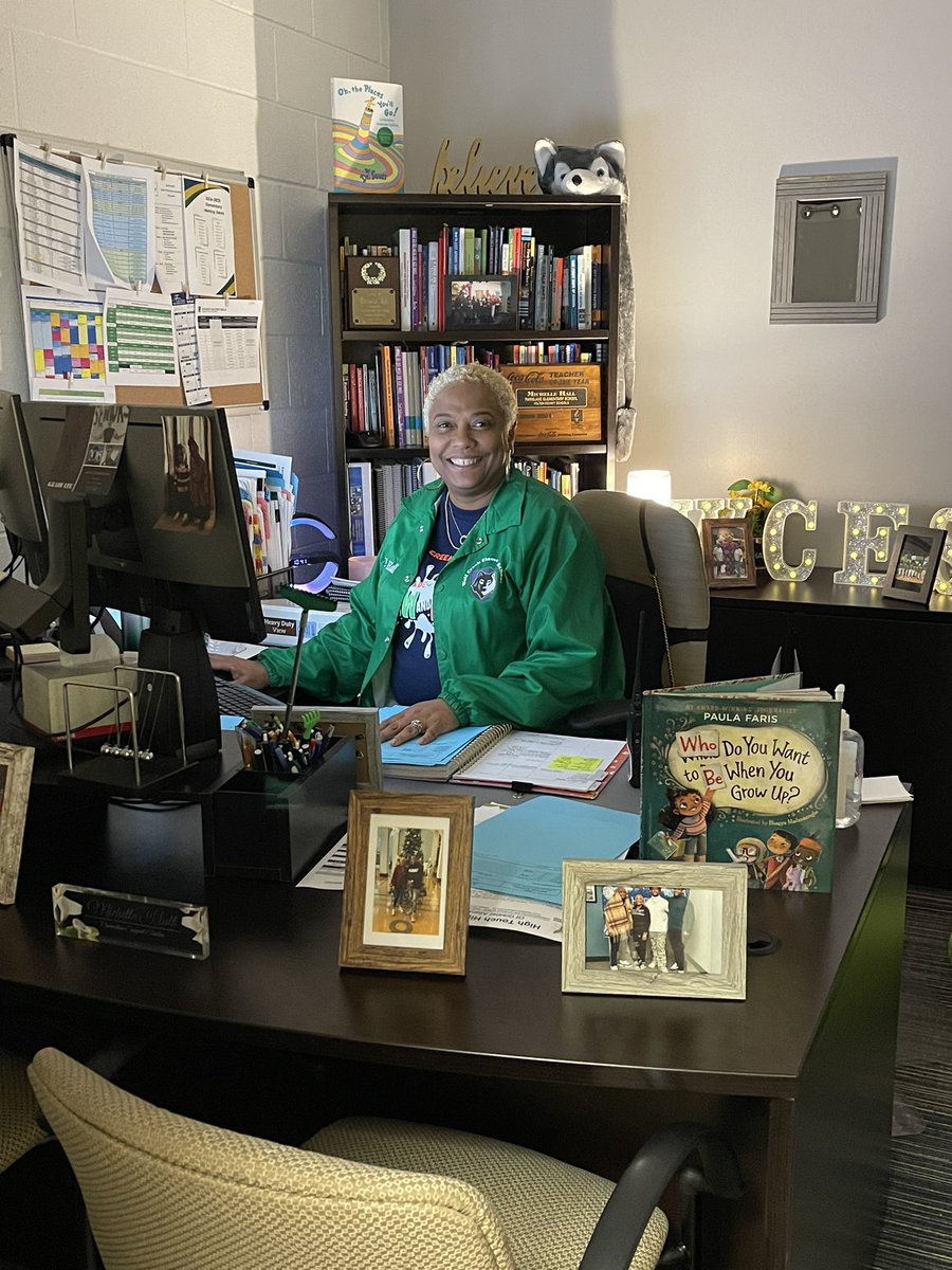 Shout out to our amazing 5th grade admin who goes above and beyond to ensure our team has everything we need to thrive! Your hard work, dedication, and unwavering support make all the difference. 🙌✨ #GoalGetters #wolfcreekwolves <a href="/FultonCoSchools/">FultonCountySchools</a> <a href="/mywhall/">Michelle</a>