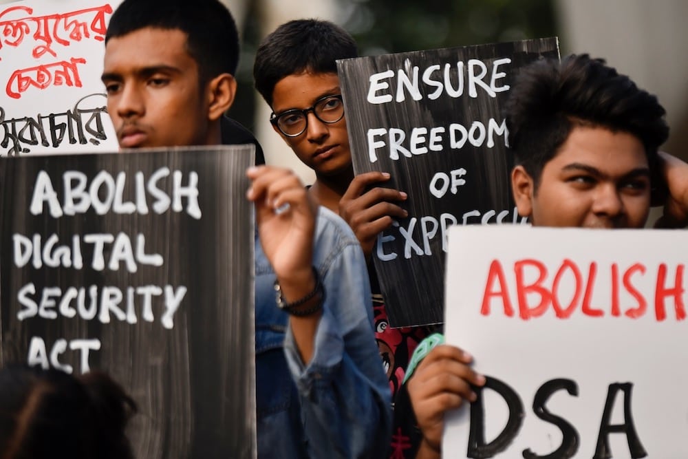 SohanYouthNetG's tweet photo. 8/9 Digital Freedom
Protecting social media and digital freedoms is essential for the free exchange of ideas and holding power accountable. Internet access should be recognized as a fundamental right in Bangladesh. 🌐📱 #DigitalFreedom #InternetRights https://t.co/uay6XD0B4J