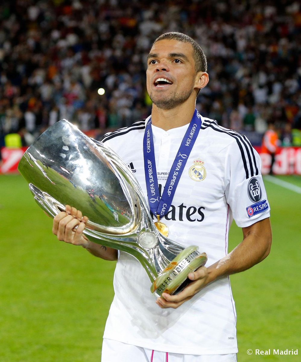 EditionMerengue's tweet photo. OFFICIEL - Pepe prend sa retraite. 

883 matchs joués - 334 sous les couleurs du Real Madrid. 

14 trophées gagnés sous ce maillot, mais surtout une histoire écrite. 

Une légende du football et du club. 

Merci pour tout l’ancien 🥲❤️ https://t.co/Sp4RqOdi3t