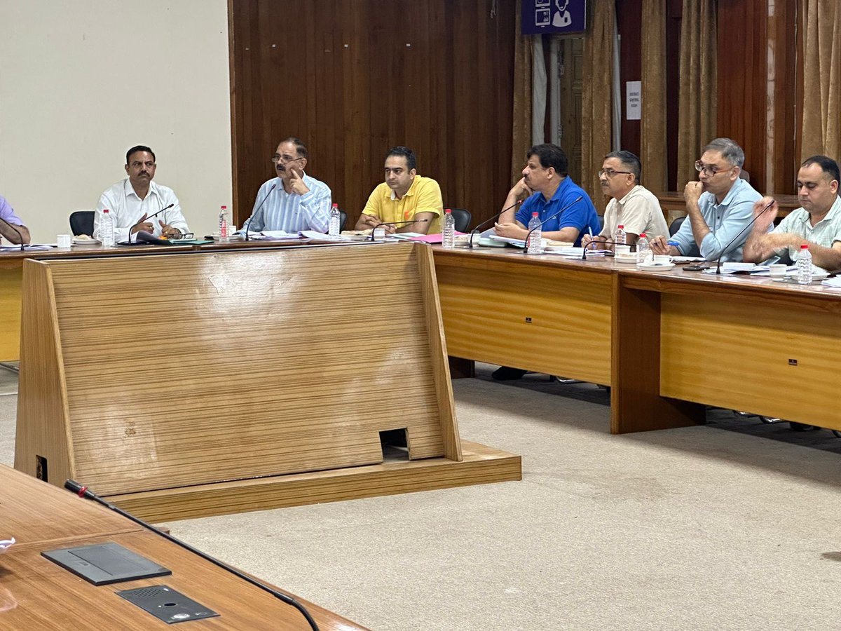 dpmuudh's tweet photo. Chief Engineer Jal Shakti, Jammu held preview meetings of JJM in Dist Udh with consultants,DPMU, SE, XEN , AEEs, AEs &amp; JEs. Established clear timelines to ensure completion of schemes within Mission period.
#JalJeevanMission
@DullooAtal @shaleenkabra @JJM_JK @udhadm @dioudhampur https://t.co/AFZ1yfIFUf