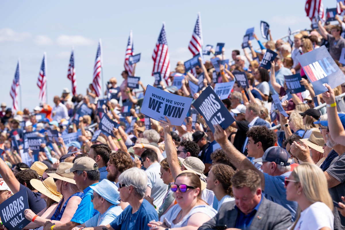 KamalaHarris's tweet photo. This campaign is not just about us versus Donald Trump.
Our campaign is about fighting for the future. https://t.co/nPBq8Cn2cy