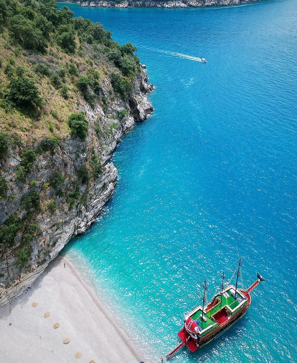 Krorez Bay tweet media