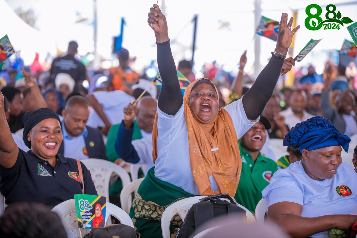 #NaneNane2024 

Kama sehemu ya mpango kabambe wa #Agenda1030 leo Serikali imekabidhiwa vifaa na zana zilizokabidhiwa zikiwemo Trekta 500, Power tillers 800 pamoja na Vifaa vya maandalizi ya shamba 200.

Mpango wa #Agenda1030 wenye dhima ya “Kilimo ni Biashara," unalenga