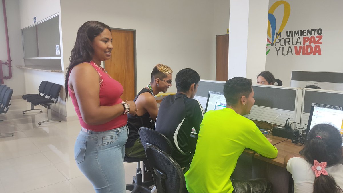 #08deAgosto
#EnDesarrollo #Formacion En el CDC Tocuyito Car51 @car51brigada
Formación en Procesador de Texto writer: elaboración de Síntesis curricular .
#PuebloSonrienteYEnPaz
<a href="/Gabrielasjr/">Gabriela Jiménez</a> <a href="/LaRosaInfoVE/">LaRosaInfoVE</a>  @brigadasCHCH <a href="/InfocentroOce/">Infocentro_Vzla3</a> <a href="/enunclicvlc/">caraboboenunclic</a>