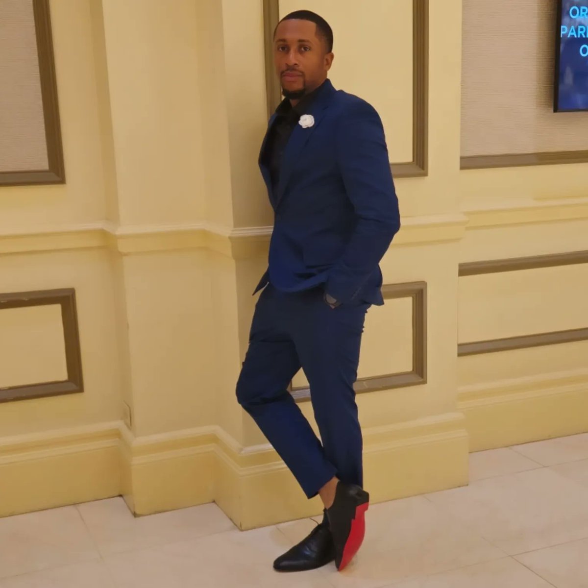 kinglandry86's tweet photo. #clean #fresh #Businessman4K  #redbottoms https://t.co/MmRHXpoV8G